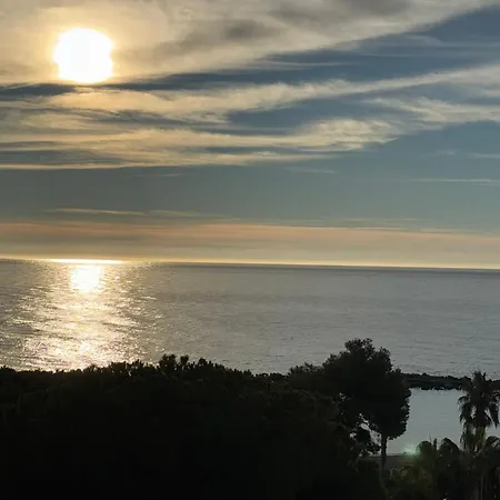 Beach Front Apt 506, Andalucia Del Mar, Puerto Banus *